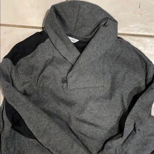 Men’s gray sweater